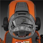 Tondeuse Autoportée Husqvarna TC 242 T  à bac arrière – Image 7