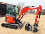 KUBOTA U27-4 NEUVE + 3 GODETS