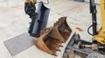 CATERPILLAR 302.2D + 4 GODETS – Image 7